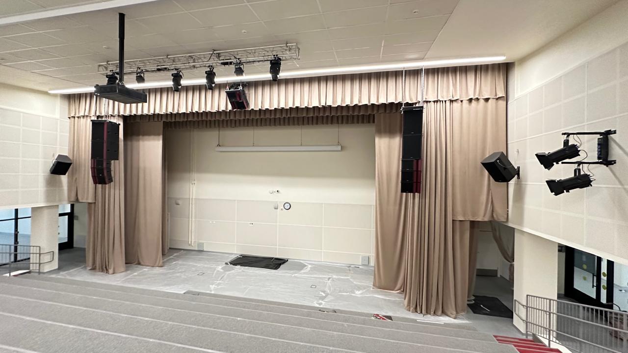 Sound Equipment for an Assembly Hall